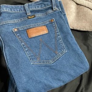 Wrangler 31 x 34 Womens jeans